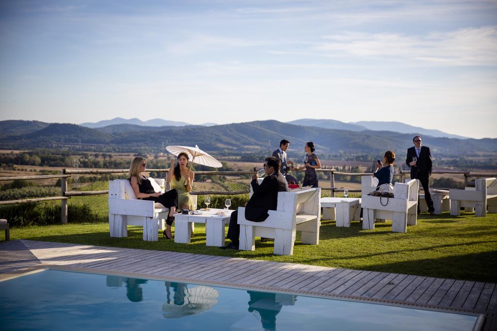 Wine Resort Conti Di San Bonifacio Montemassi Екстериор снимка