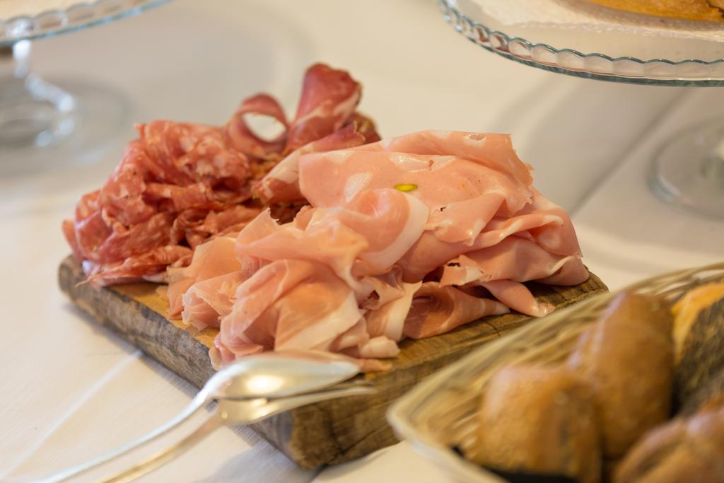 Wine Resort Conti Di San Bonifacio Montemassi Екстериор снимка