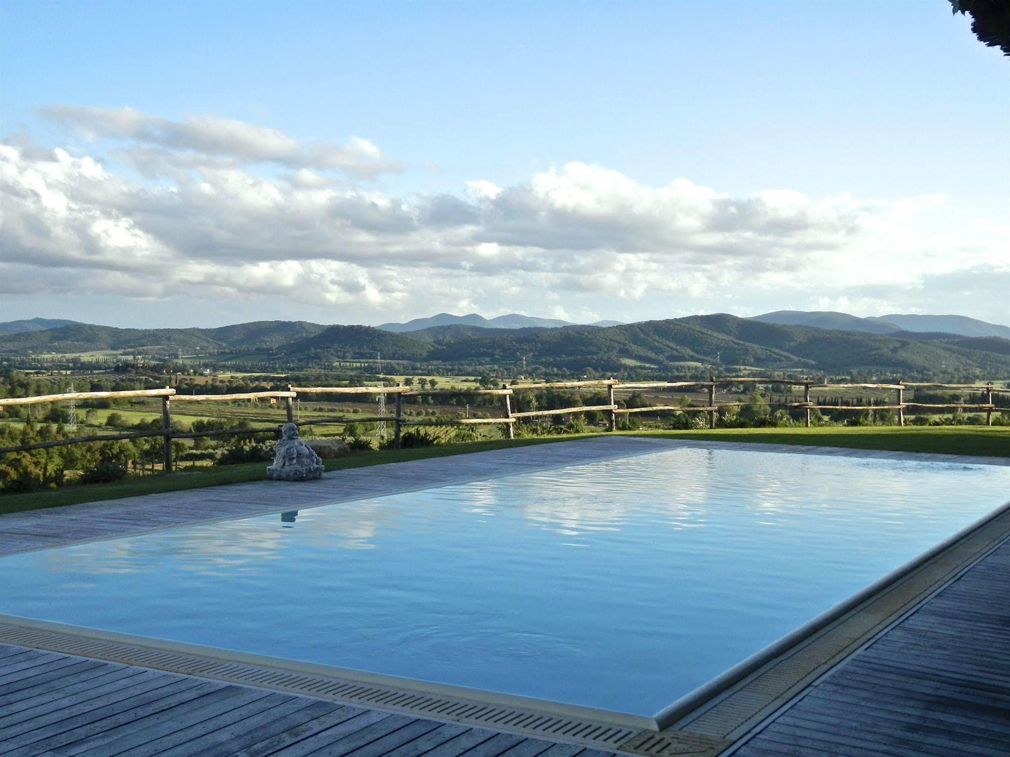 Wine Resort Conti Di San Bonifacio Montemassi Екстериор снимка